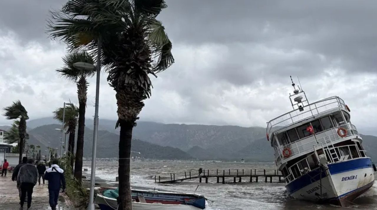 Meteoroloji ve AKOM'dan peş peşe uyarılar! İstanbul'a kar geliyor, 60 ile sarı kodlu uyarı... 1