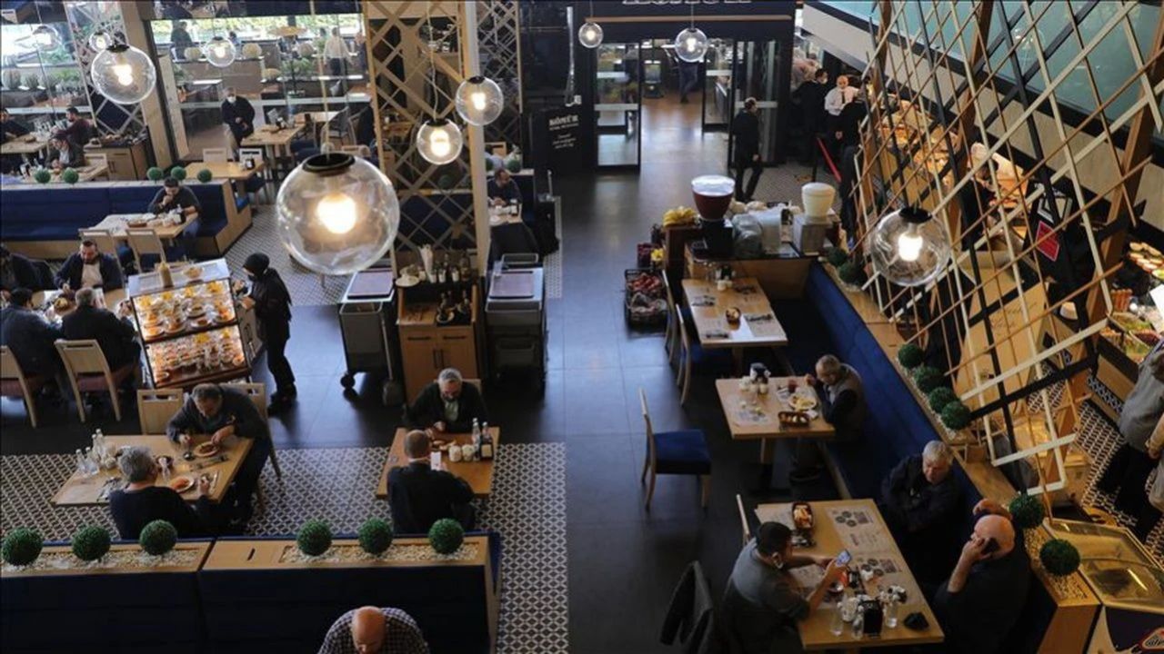 Restoran ve kafelerde sürpriz hesap dönemi bitti: Servis, masa ve kuver ücreti resmen yasaklandı 2