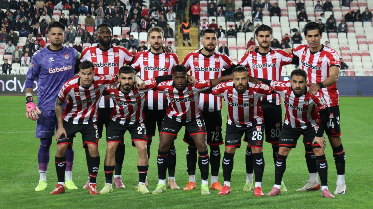 Fenerbahçe'den Galatasaray'a büyük fark! UEFA Kulüpler Sıralaması açıklandı: İşte zirvenin sahibi 17