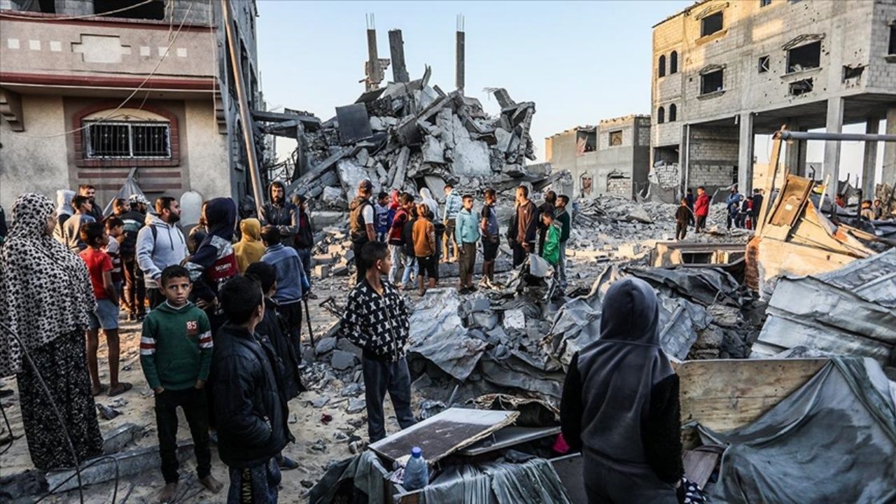 Katil İsrail'den kanlı ihlal! Gazze'de ateşkes paramparça: Kadın ve çocuklar dahil 32 sivil katledildi 3