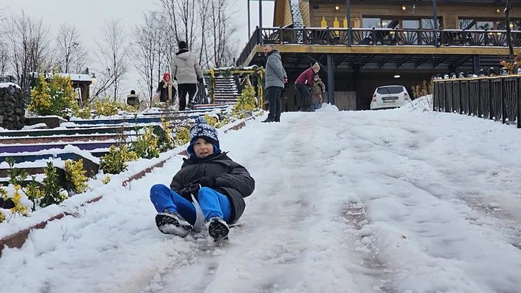 Dönemin ilk gününde kar tatili şoku! Valilikler peş peşe duyurdu: İşte okulların tatil edildiği iller... 6