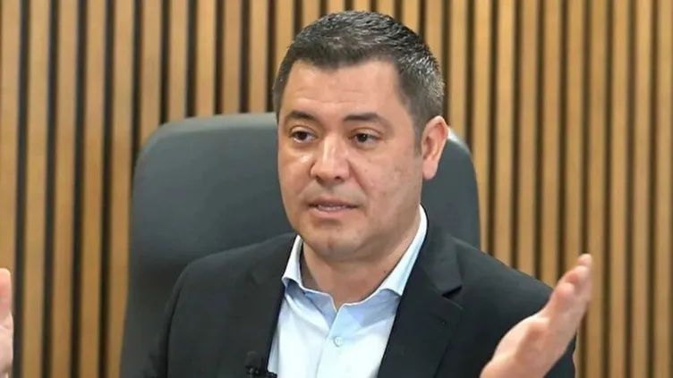 Raffles Otel'deki 2605 numaralı odanın sırrı! Fuhuş pazarlığına ve uyuşturucu partisine 'tenis' kılıfı! İBB dosyasındaki Mama Gönül konuştu: Murat Ongun'a tenis öğretiyordum! 1