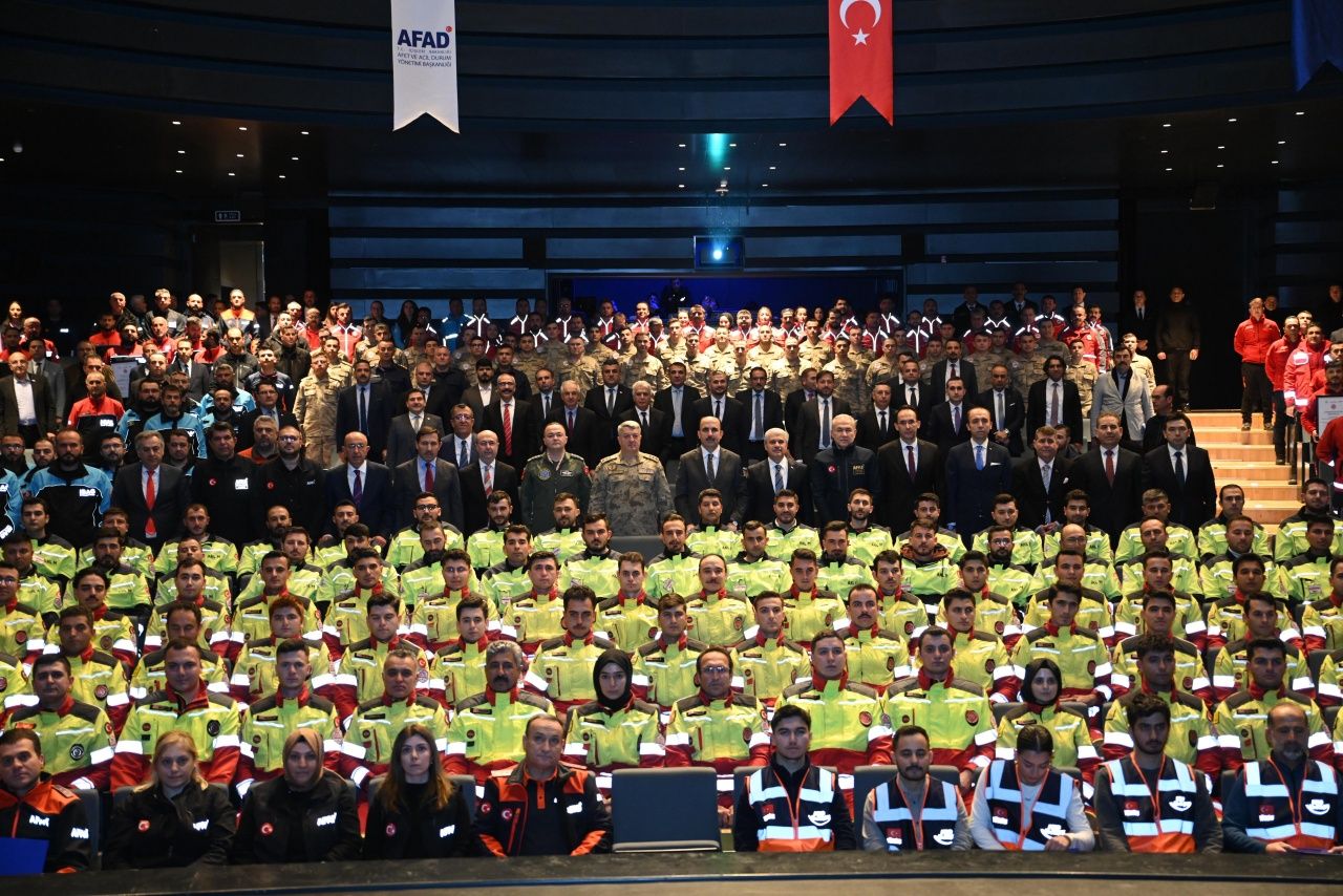 Konya Büyükşehir Belediyesi, Türkiye'de bir ilke imza attı! Hafif, orta ve ağır seviye kentsel arama kurtarma akreditasyonunun üçünü birden alan ilk yerel yönetim oldu! 5