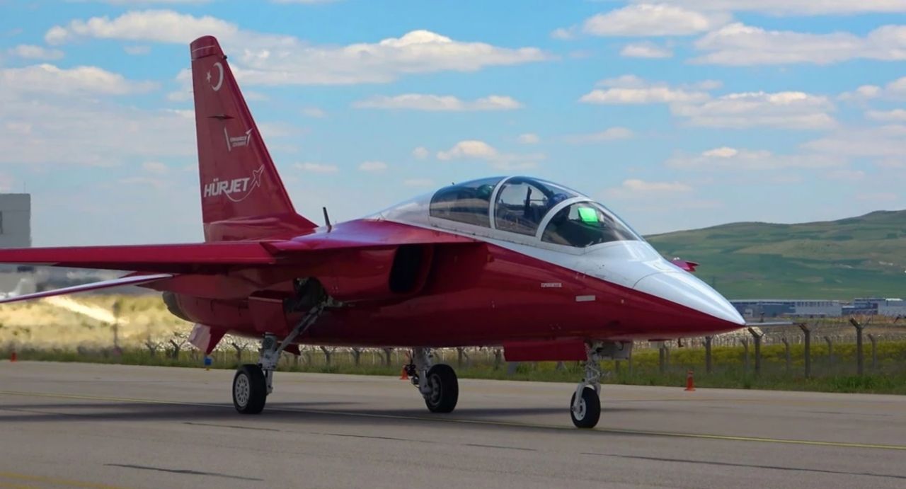 F-5'lerin yerini alacak! HÜRJET İspanyol havacılık dergisinin kapağında! 2