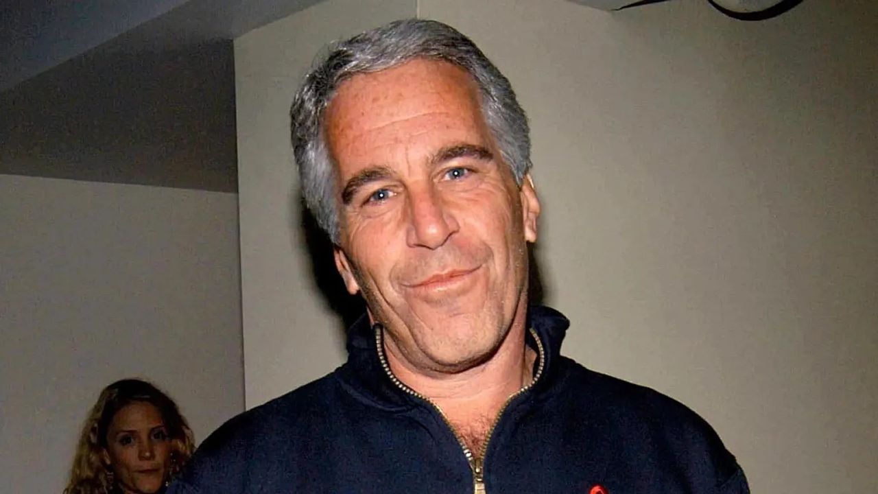Epstein belgelerinde sarayda cinsel ilişki skandalı! Prens Andrew dansçı kızı üçlü ilişkiye zorladı! 5