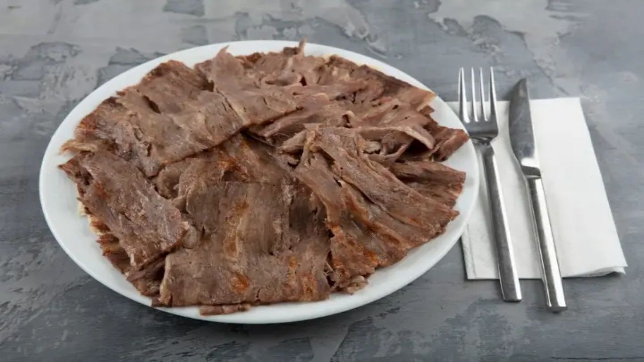 Zincir markette skandal! Kampanyalı satılan dana dönerinde at eti - eşek eti çıktı 1