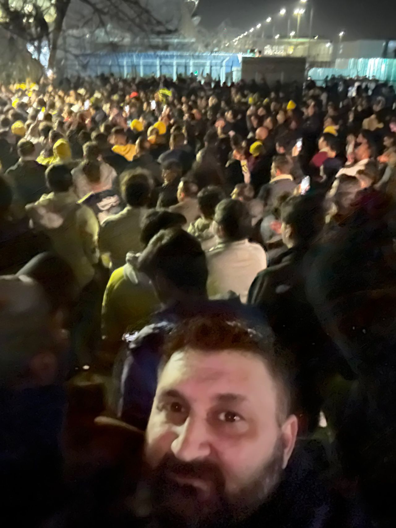 İstanbul'a gelen Kante'yi yüzlerce taraftar karşıladı 8