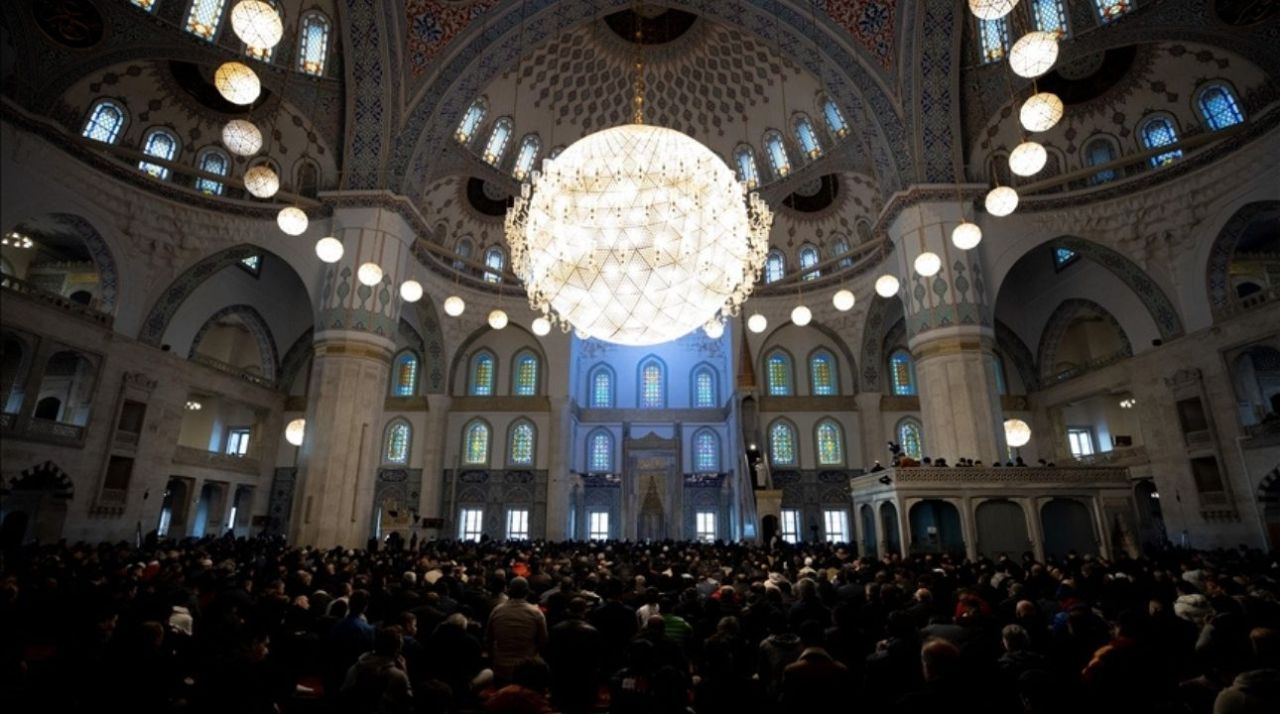 RAMAZAN NE ZAMAN BAŞLIYOR 2026? İlk oruç ve sahur ne zaman tutulacak? Bayram ayın kaçında? 1