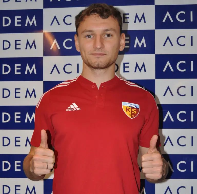 Süper Lig takımlarının yaptığı bütün transferler 8