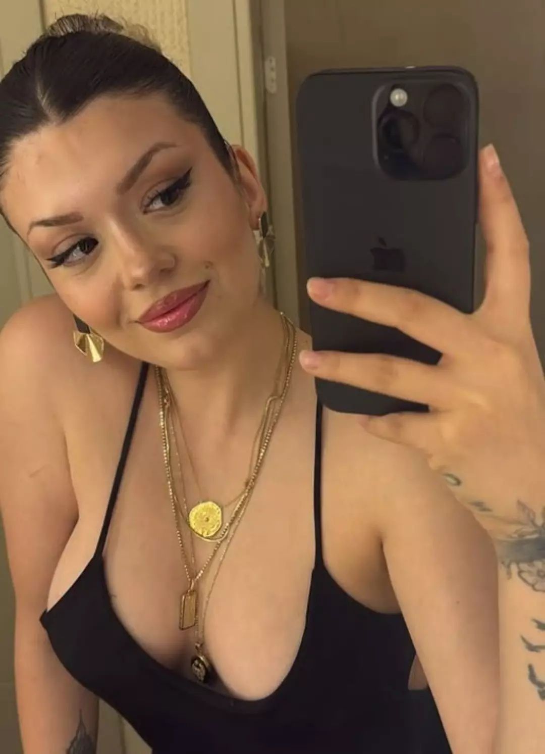 Aylık 5 milyon TL'lik 'müstehcen' kazanç! Onlyfans ve Instagram dosyası açıldı: Simge Barankoğlu ve Heves Güzel dahil 7 fenomen kelepçelendi! 8
