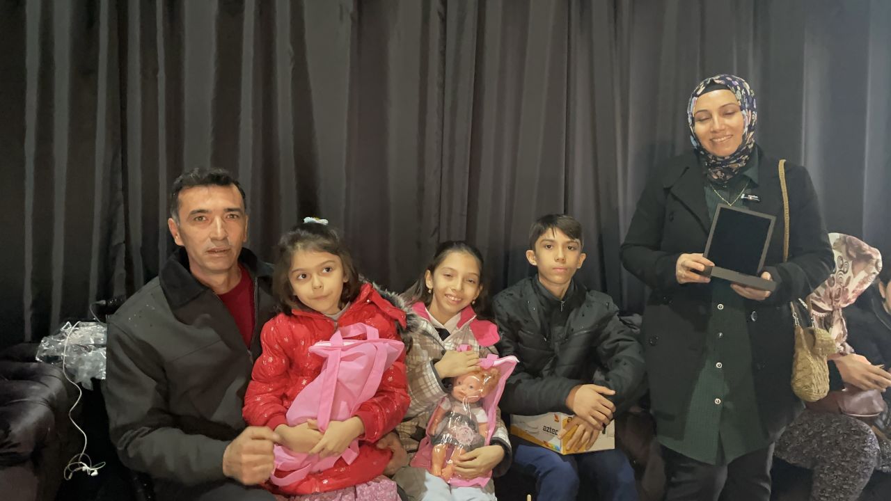 Osmaniyeli depremzedelerin yuvalarına kavuşma mutluluğu: “Allah Cumhurbaşkanımızı başımızdan eksik etmesin” 6