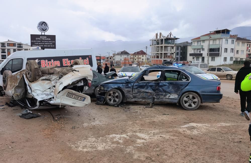 Ehliyetsiz sürücü dehşet saçtı: 8 öğrenci yaralandı 5
