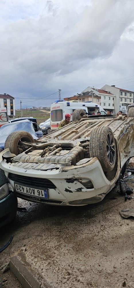 Ehliyetsiz sürücü dehşet saçtı: 8 öğrenci yaralandı 8