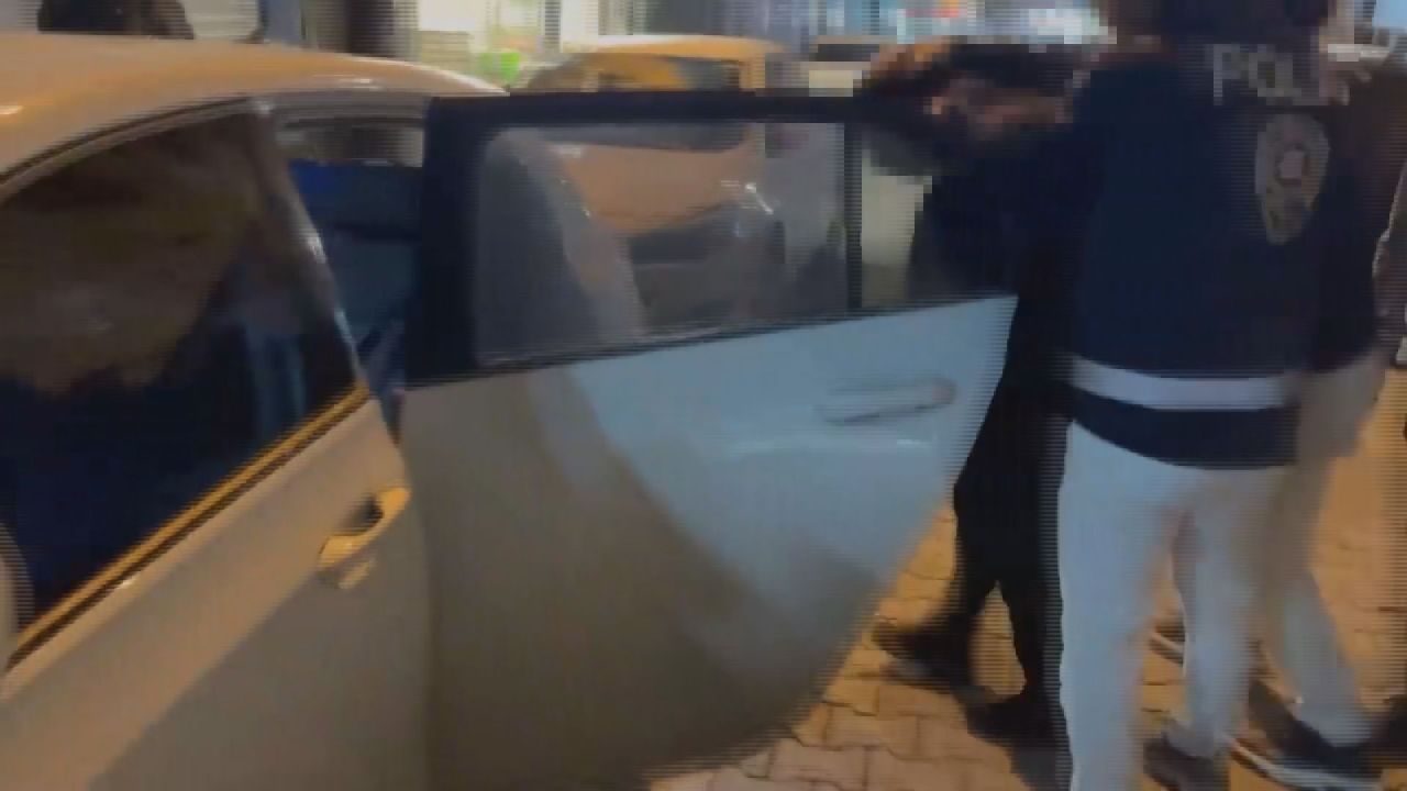 Fatih'te silahlı banka soygunu: 112 bin lira alan şüpheli yakalandı 5