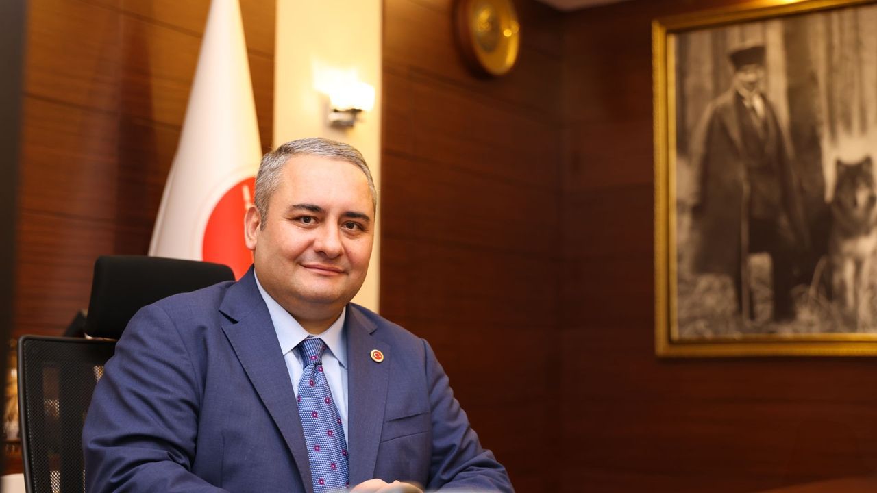 Siyaset kulisleri bu iddiaya kilitlendi: Bir belediye başkanı daha CHP’den AK Parti’ye geçmeye hazırlanıyor 6