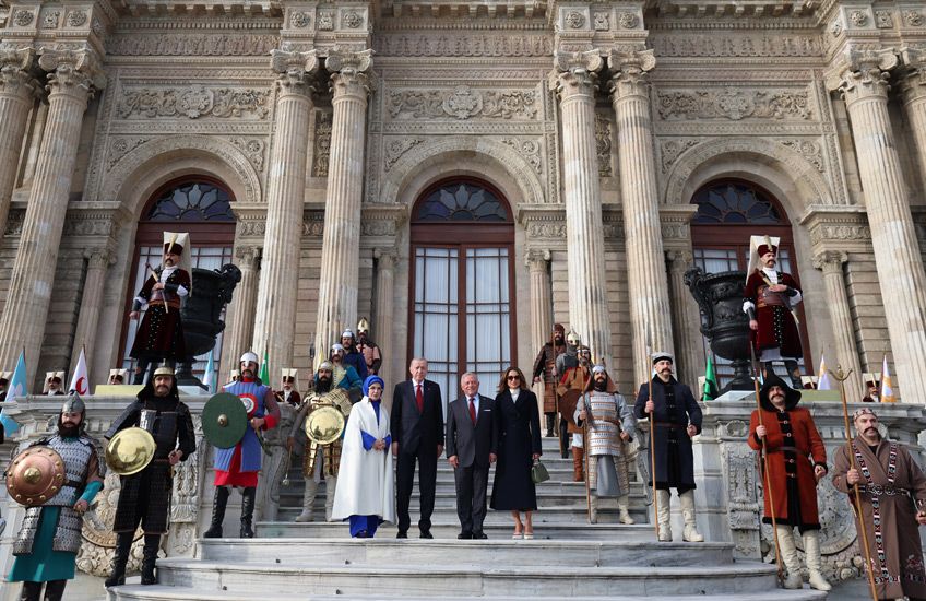 Ürdün Kralı II. Abdullah tarafından Cumhurbaşkanı Erdoğan'a "Hüseyin Bin Ali Nişanı" takdim edildi 1