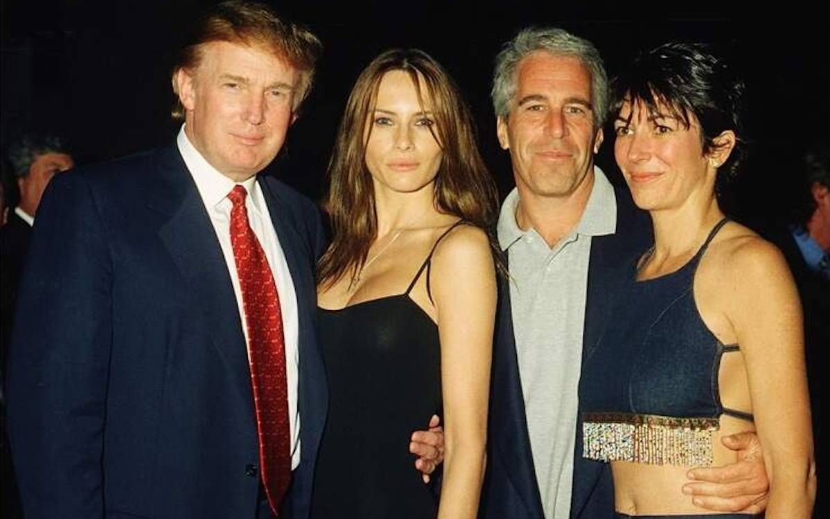 Epstein dosyasında yeni skandal! Dünyayı ayağa kaldıran kare: Masanın altındaki kadına ve duvardaki resme dikkat! 7