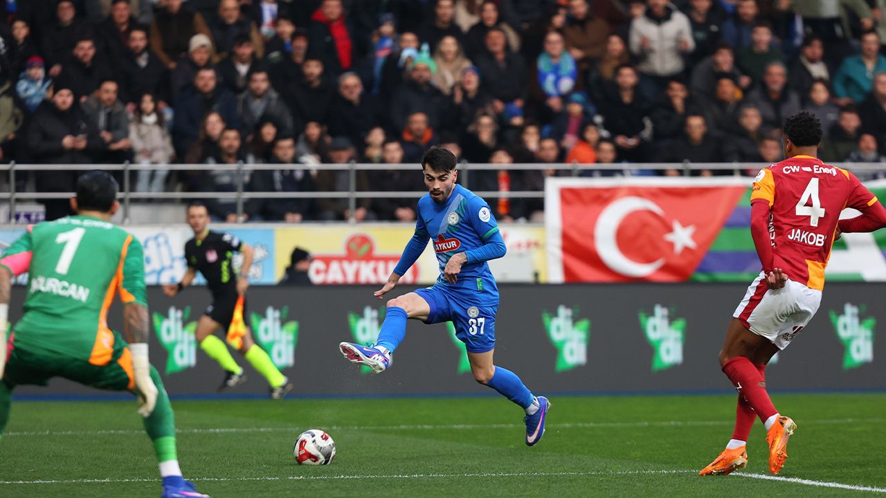 Rizespor-Galatasaray maçındaki tartışmalı pozisyona ilginç yorum 6