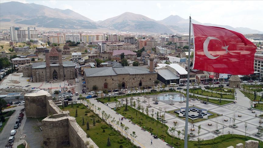 Listenin başındaki il herkesi şaşırttı! İşte Türkiye'nin en genç 20 ili 15