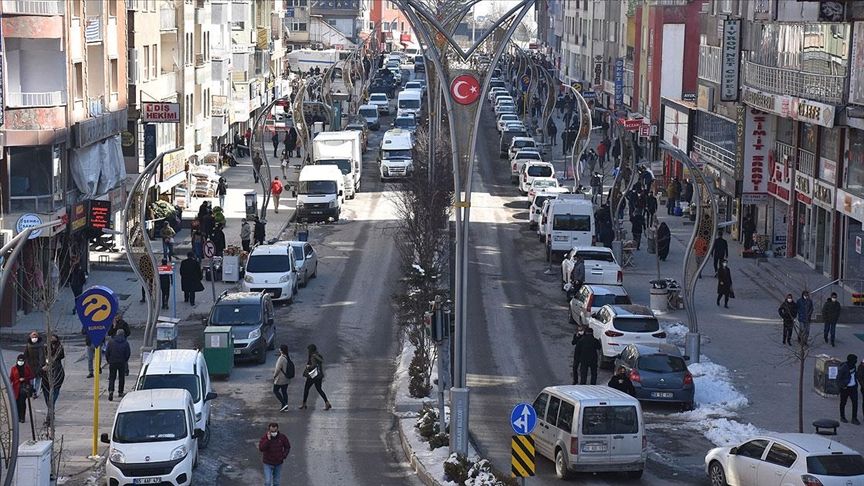 Listenin başındaki il herkesi şaşırttı! İşte Türkiye'nin en genç 20 ili 25