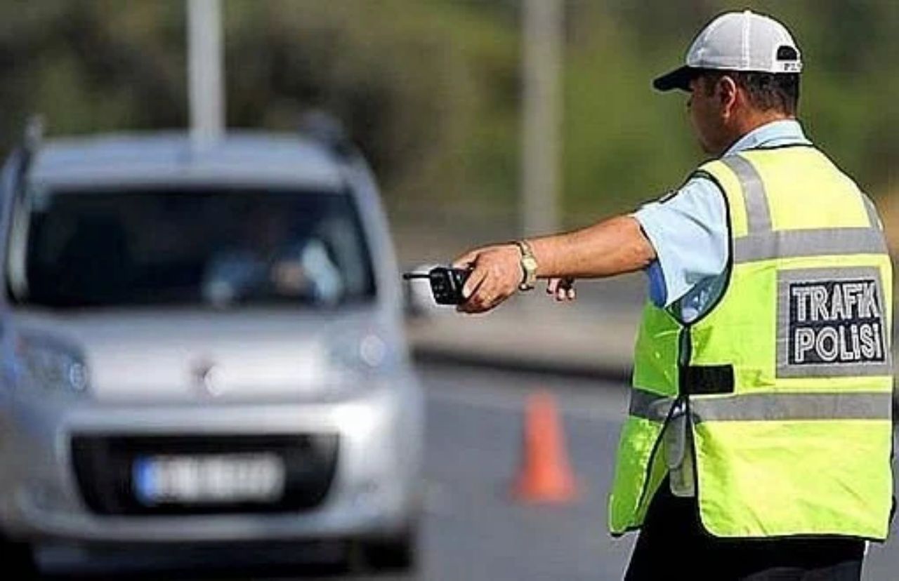 Trafikte yeni ceza dalgası başlıyor! Aracını başkasına kullandırana 198 bin TL ceza geliyor 3