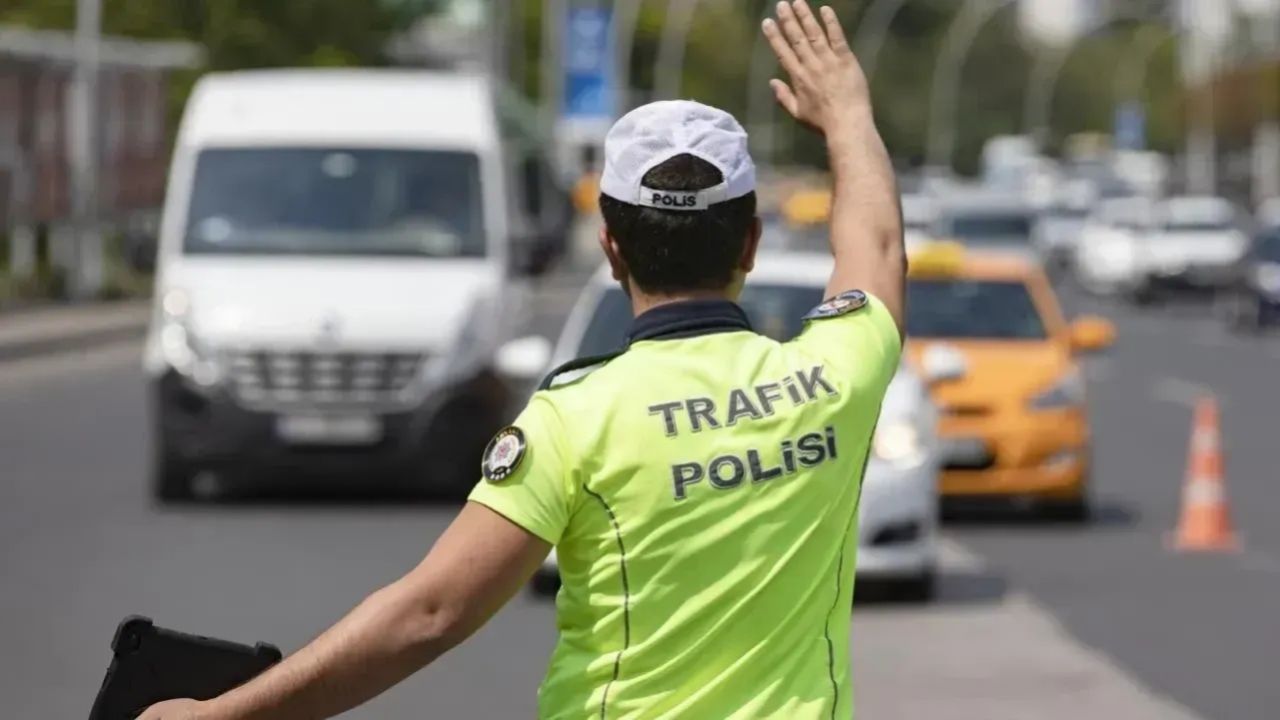 Trafikte yeni ceza dalgası başlıyor! Aracını başkasına kullandırana 198 bin TL ceza geliyor 5