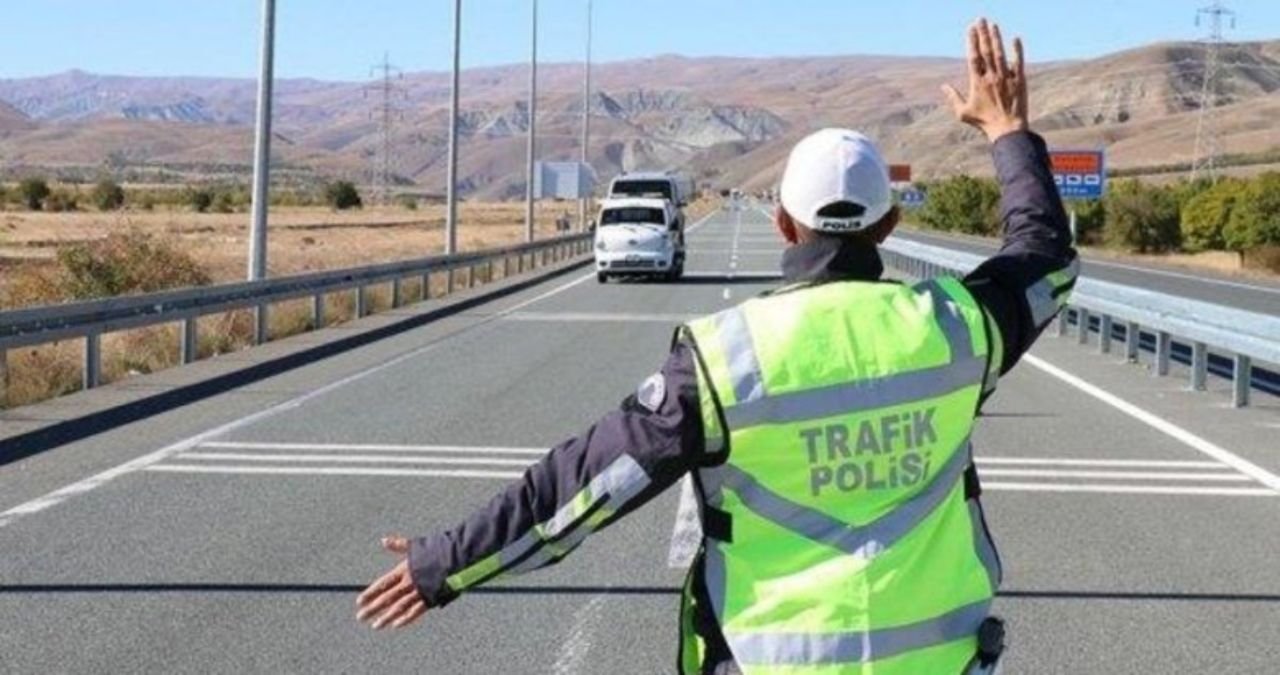 Trafikte yeni ceza dalgası başlıyor! Aracını başkasına kullandırana 198 bin TL ceza geliyor 6