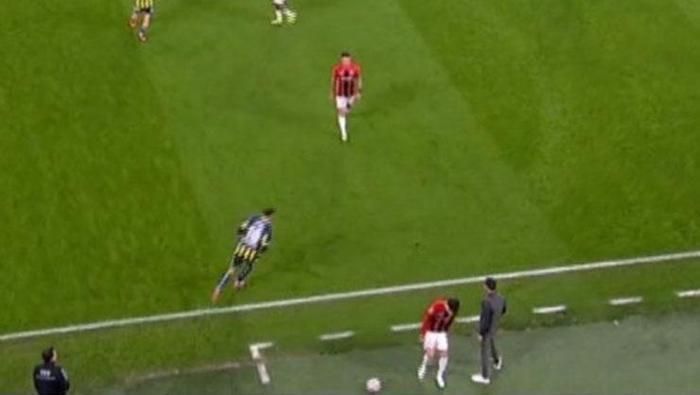 "Fenerbahçe'ye 3 kırmızı kart verilmedi! Kazandıkları penaltının da penaltıyla alakası yok!" Hakem yorumcuları TRIO'da tek tek anlattı 4