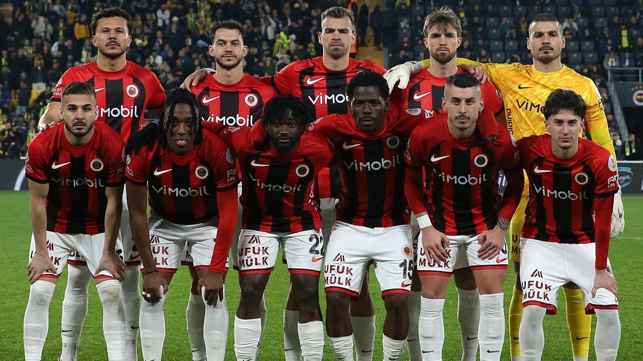 Yapay zeka Süper Lig'in şampiyonunu ve küme düşecek 3 takımı açıkladı! Zirvenin sahibi %65.7 oranla belli oldu: Üst üste 4. şampiyonluk 13