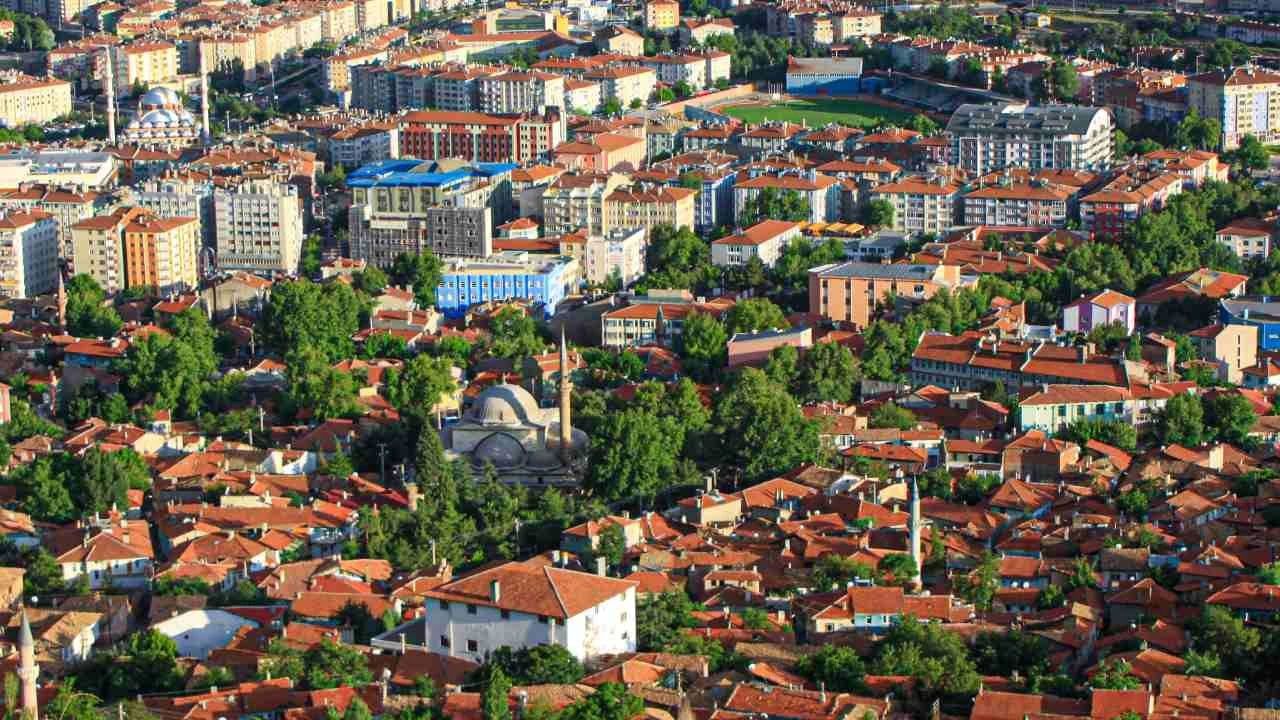 İşte Türkiye'nin en kalabalık 25 ilçesi! Nüfusu ile 57 ili geride bıraktı 25