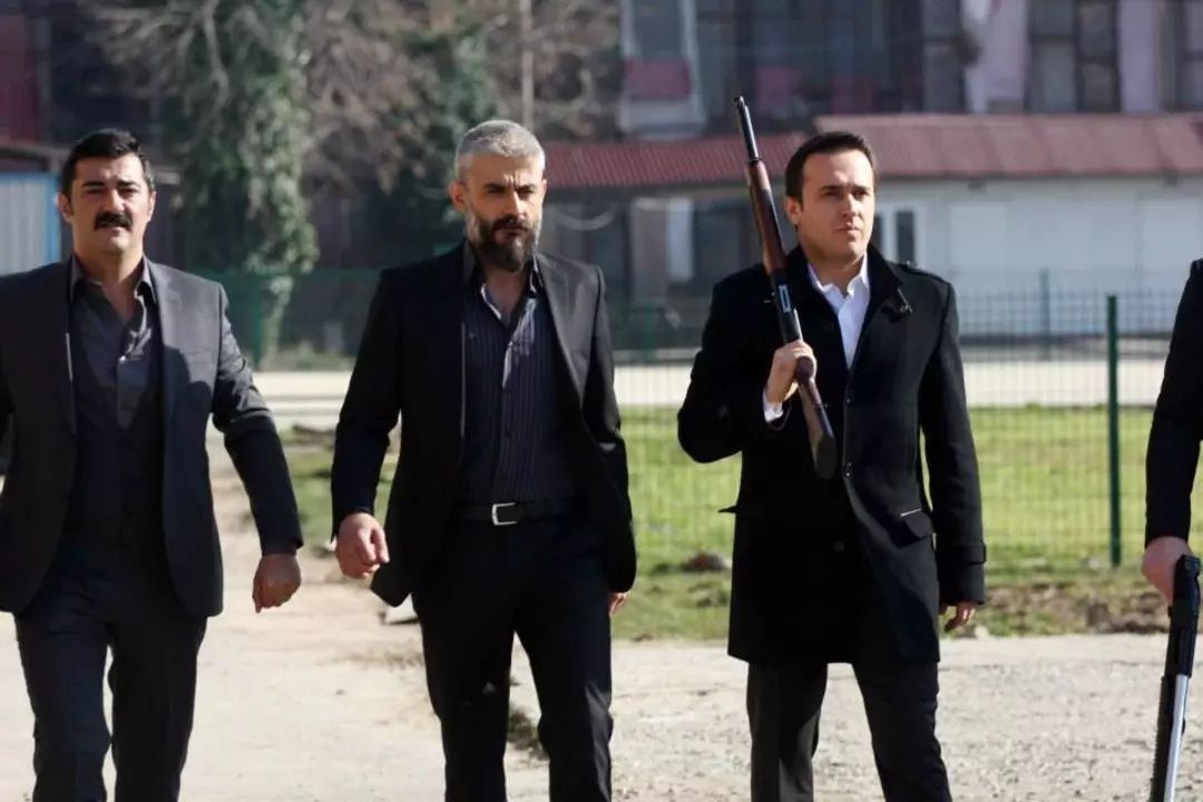 Poyraz Karayel'in Sefer'inden acı haber! Ünlü oyuncu Kanbolat Görkem Arslan, 45 yaşında hayatını kaybetti! 3