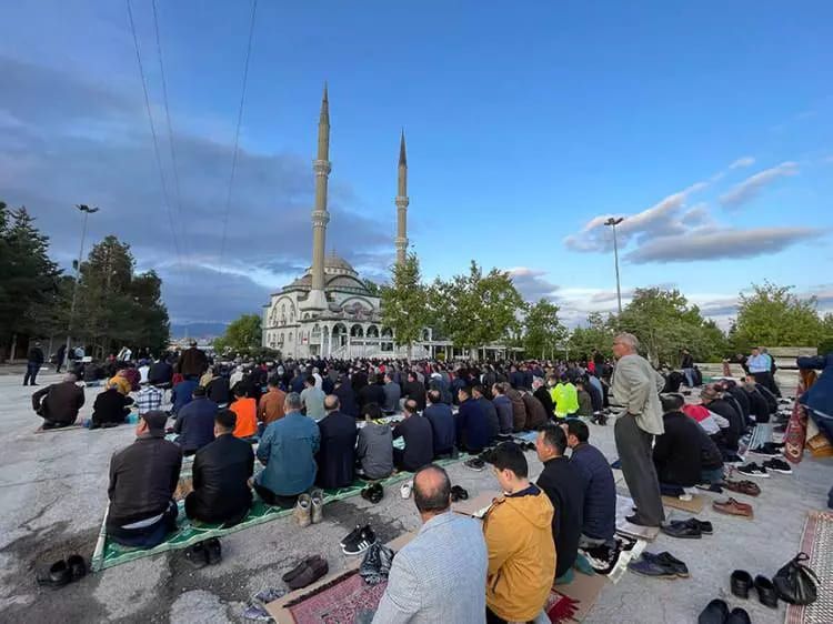 Türkiye'nin cami haritası güncellendi! İşte il il cami başına düşen kişi sayısı 54