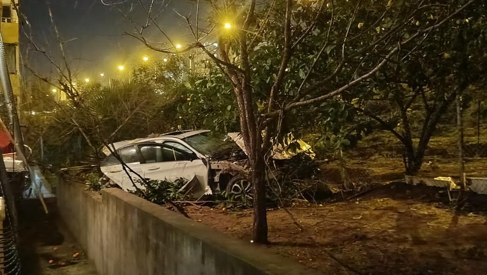 Otoyolda feci kaza! 65 metre şarampole yuvarladı: Ölü ve yaralı var 2