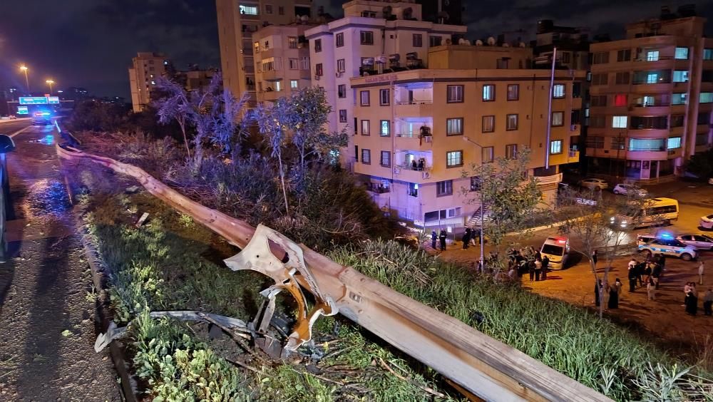 Otoyolda feci kaza! 65 metre şarampole yuvarladı: Ölü ve yaralı var 7