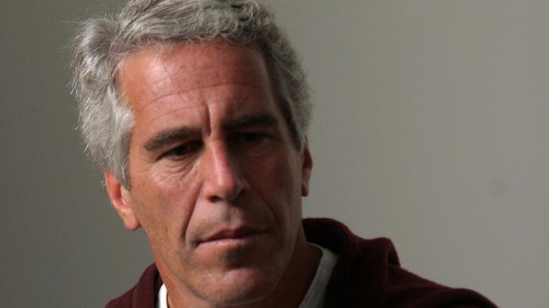 "Epstein yaşıyor mu?" dedikoduları alevleniyor! Sansürlenmemiş şifrede şok edici detaylar 1