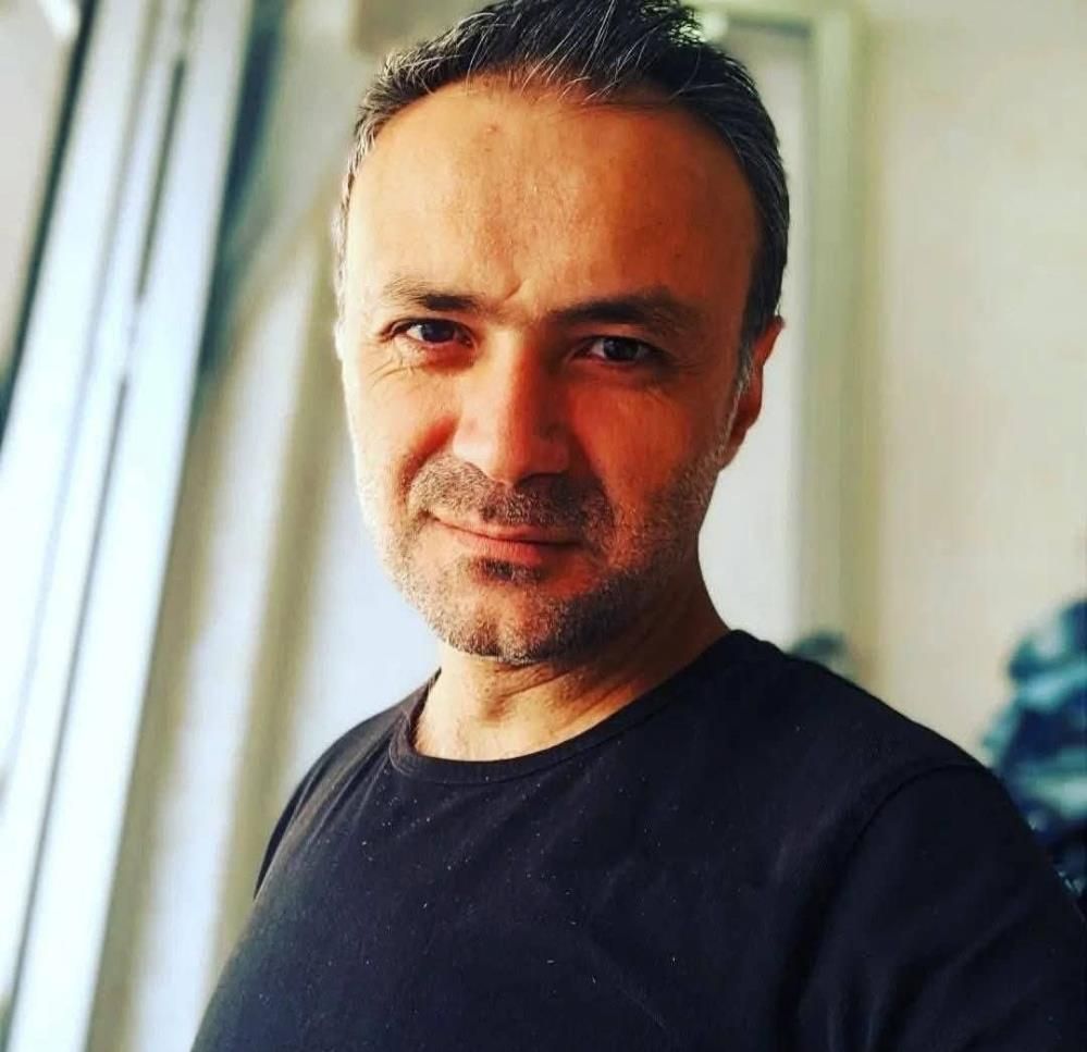 Cenaze yolunda korkunç kaza! Otomobil TIR'a ok gibi saplandı: 2 kişi hayatını kaybetti 6