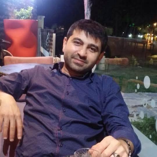 Cenaze yolunda korkunç kaza! Otomobil TIR'a ok gibi saplandı: 2 kişi hayatını kaybetti 7
