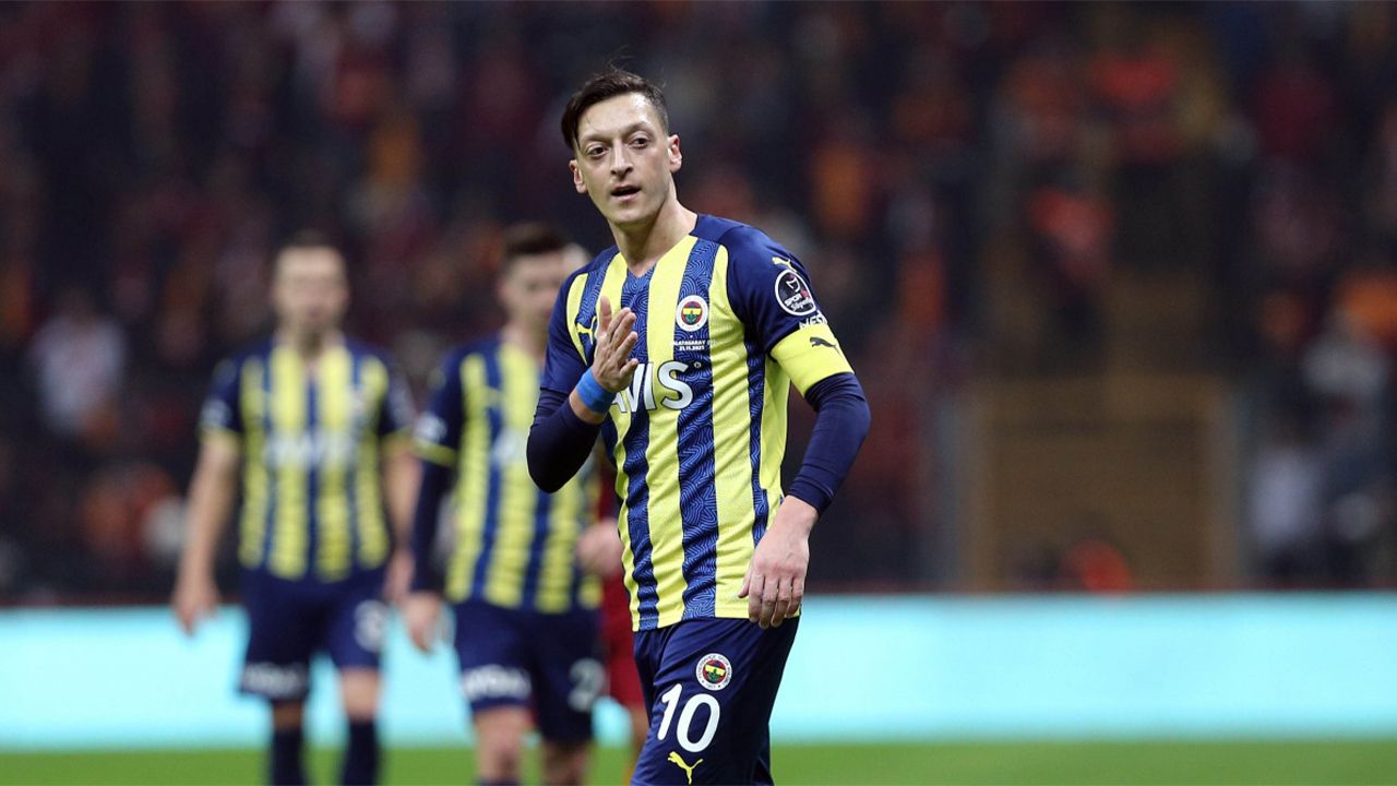 Fenerbahçe'de 2022 yılında ayrılan futbolcunun maaşı ödeniyor 5
