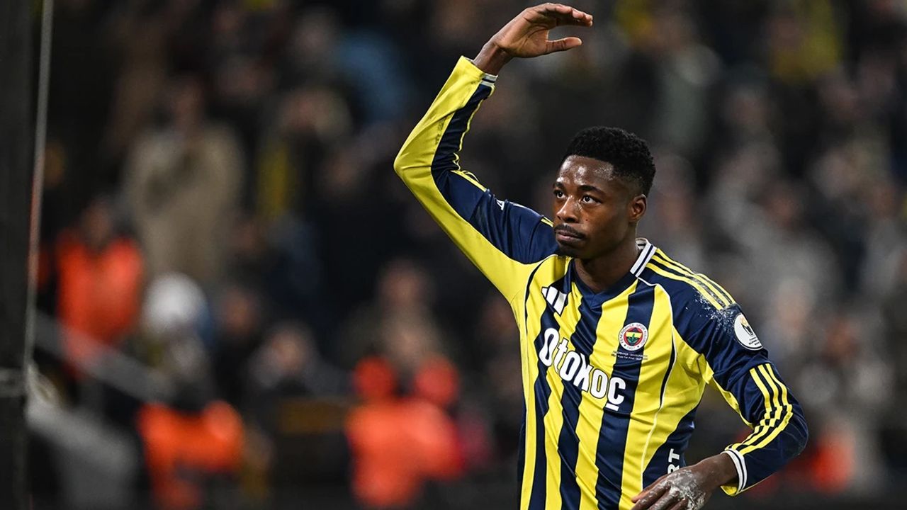Süper Lig'de nefesleri kesecek derbi: Trabzonspor - Fenerbahçe! İşte iki takımın 11'leri 25