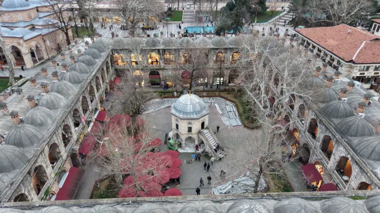 Esnaf rahat bir nefes alacak! Koza Han'da masa ve sandalye tahliyesi durduruldu 3