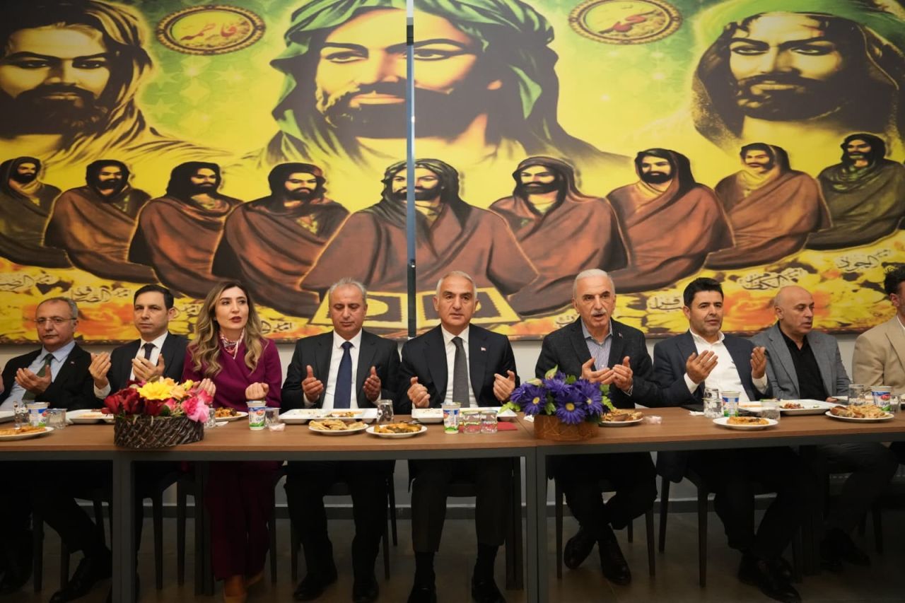 Kültür ve Turizm Bakanı Mehmet Nuri Ersoy: "Bu millet can cana, gönül gönüle verdikçe geleceğimiz güçlü ve aydınlık olacaktır" 1