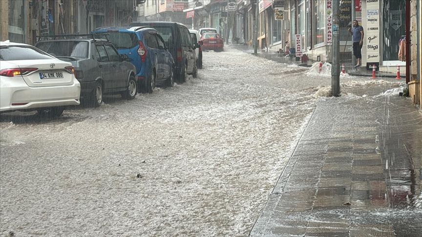 Birçok ilimiz için şiddetli yağış uyarısı geldi! İşte sağanak beklenen illerimiz 32