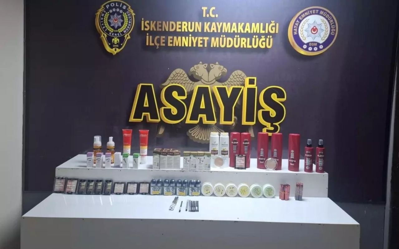Aile boyu kozmetik hırsızlığı! 3 ayda 1 milyon 200 bin TL'lik ürün çaldılar 1