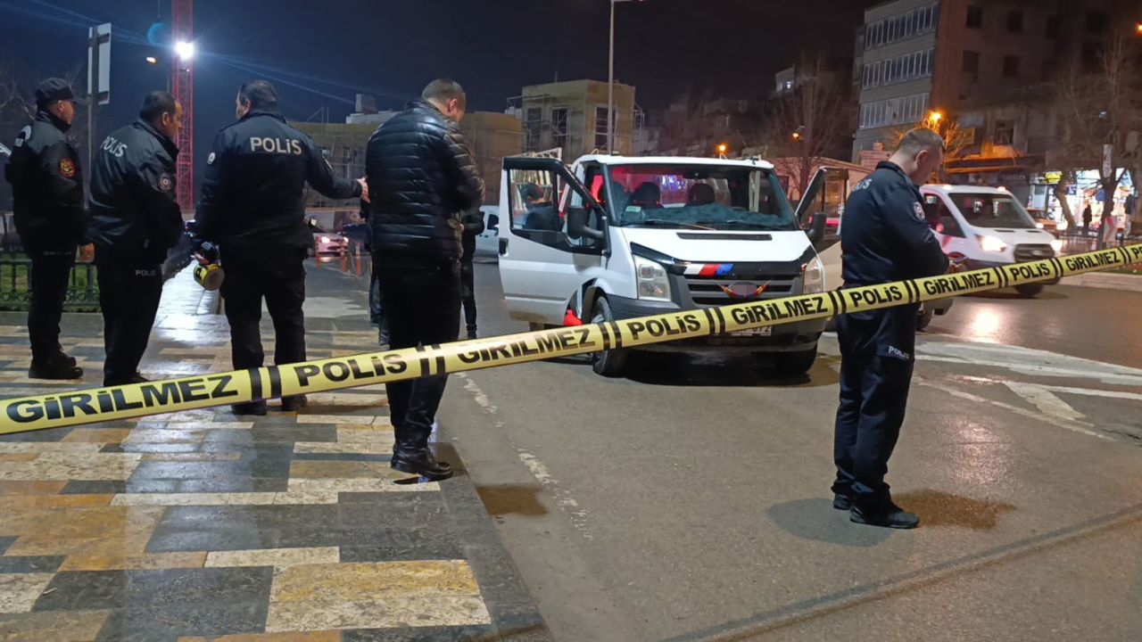 Kahramanmaraş'ta panik anları! Terk edilmiş kamyonet polisi alarma geçirdi 1
