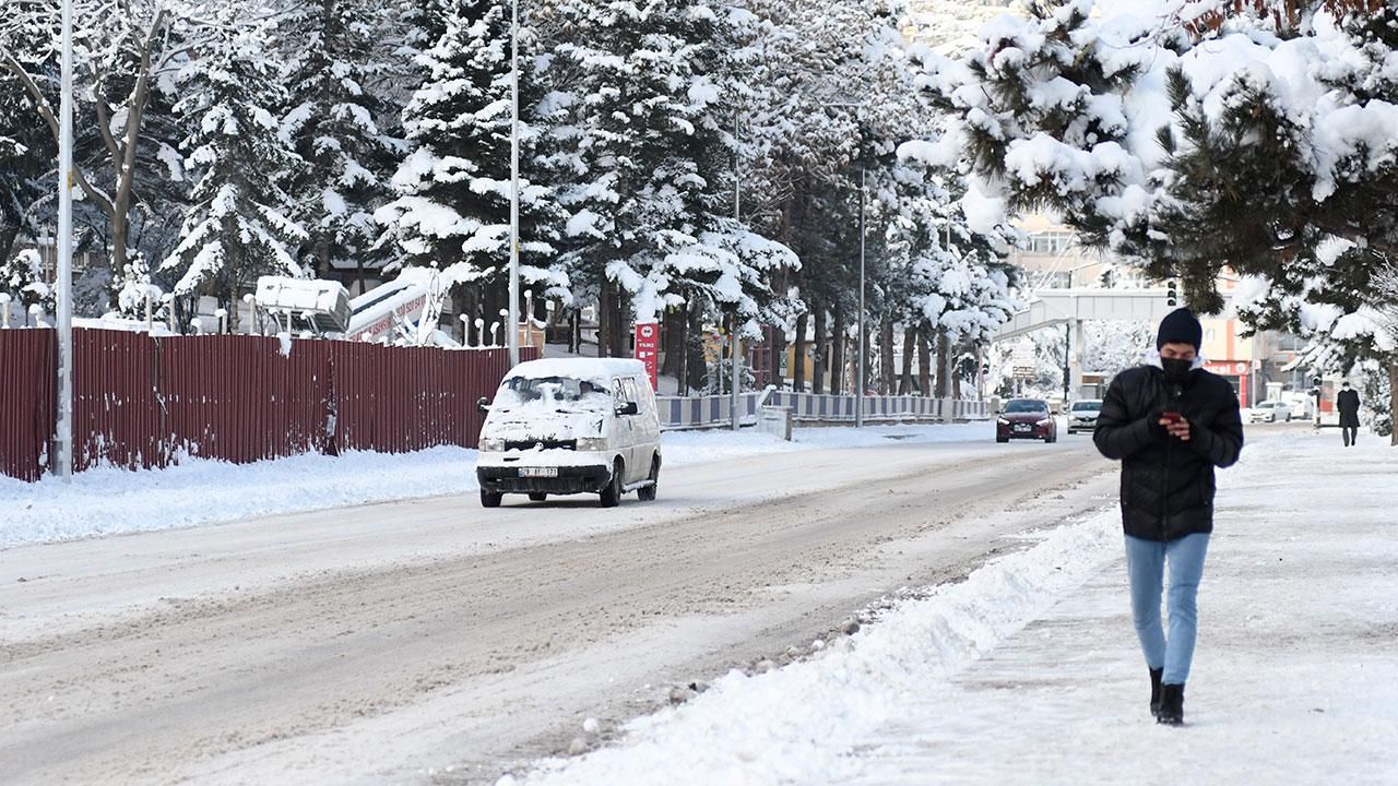 Soğuk hava etkisini artırıyor: 13 ilde kar alarmı 15