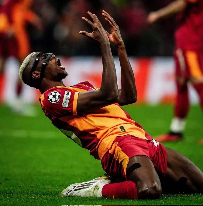 Osimhen çocukken yaşadığı acı dolu hayatı anlattı 8