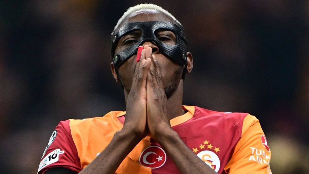 Osimhen çocukken yaşadığı acı dolu hayatı anlattı 10