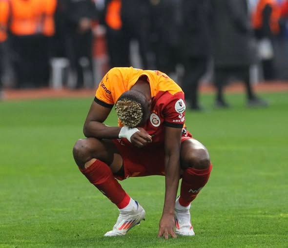 Osimhen çocukken yaşadığı acı dolu hayatı anlattı 3