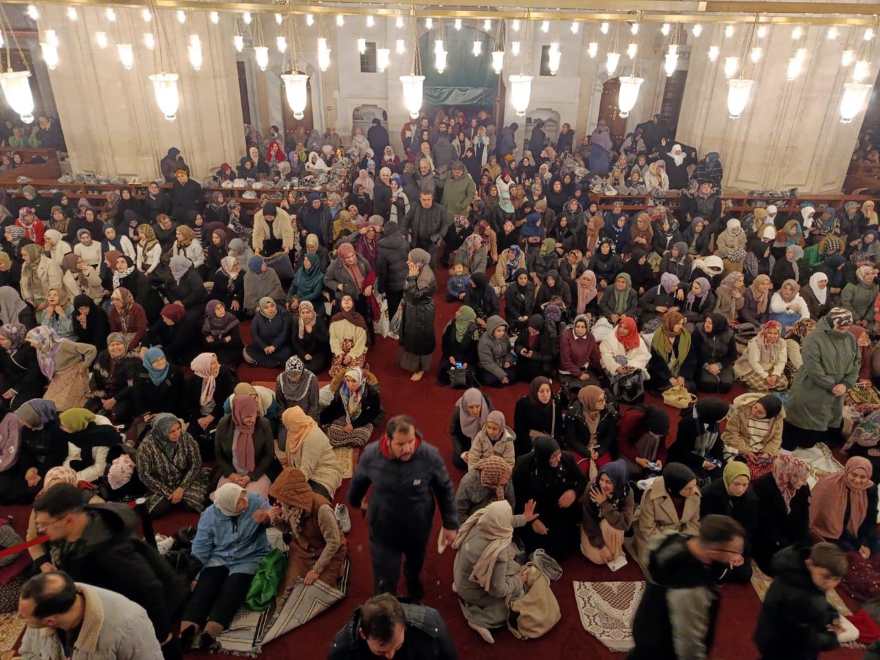 Restorasyon tamamlandı: Edirne Selimiye Camii'nde 4 yıl sonra ilk teravih namazı 3