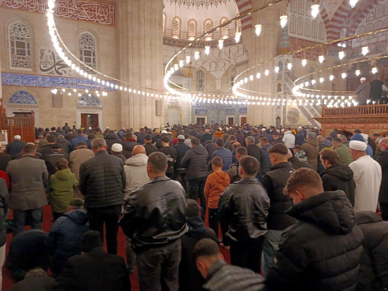 Restorasyon tamamlandı: Edirne Selimiye Camii'nde 4 yıl sonra ilk teravih namazı 6